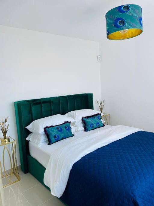 Couples Only, Beautiful 1 Bedroom Apartment In Victoria Building 모야카 외부 사진